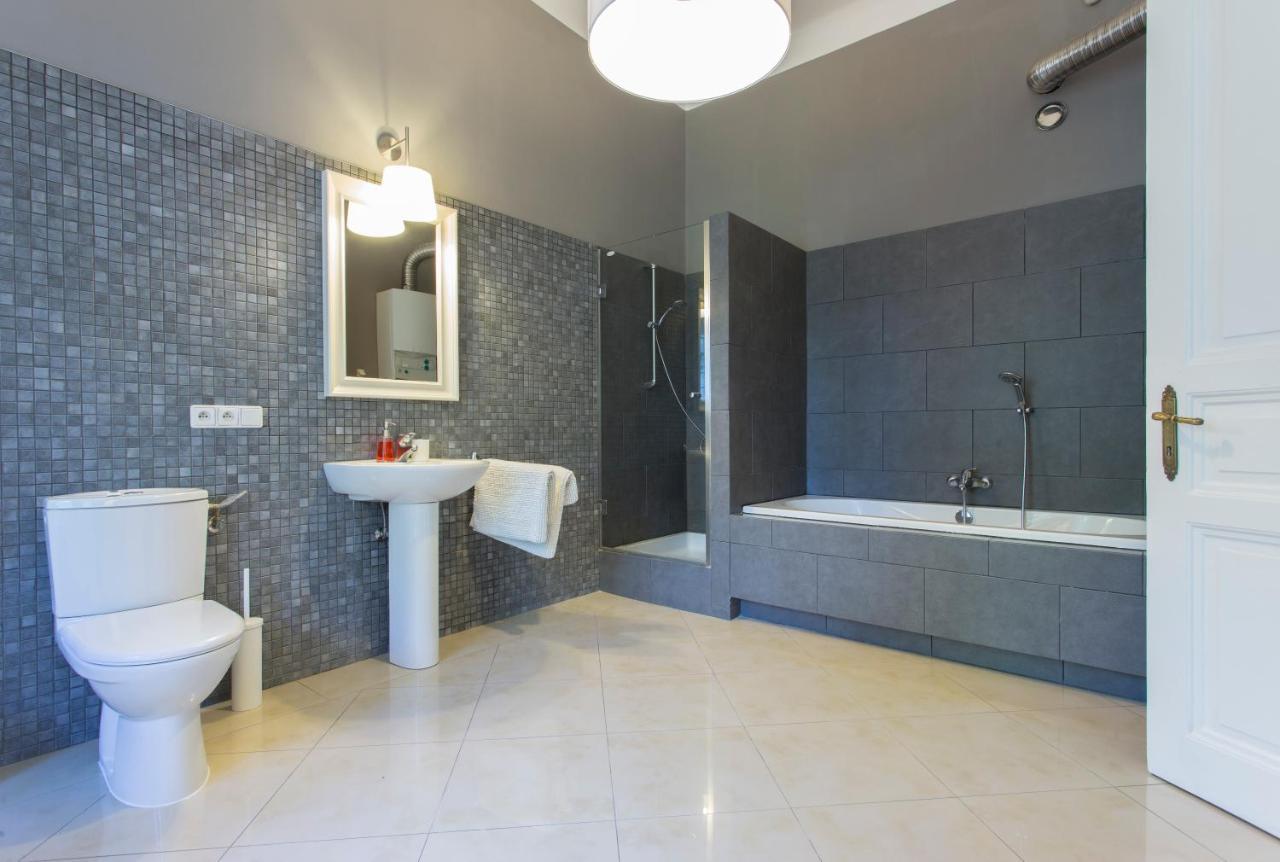 Tyzenhauz Grand Apartaments Krakau Buitenkant foto